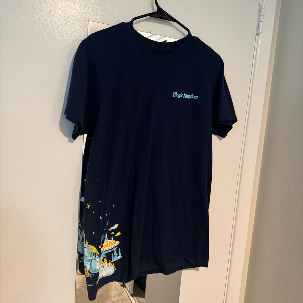 Disney World Parks Magic Kingdom Official Authentic Navy Retro Tee Shirt size M